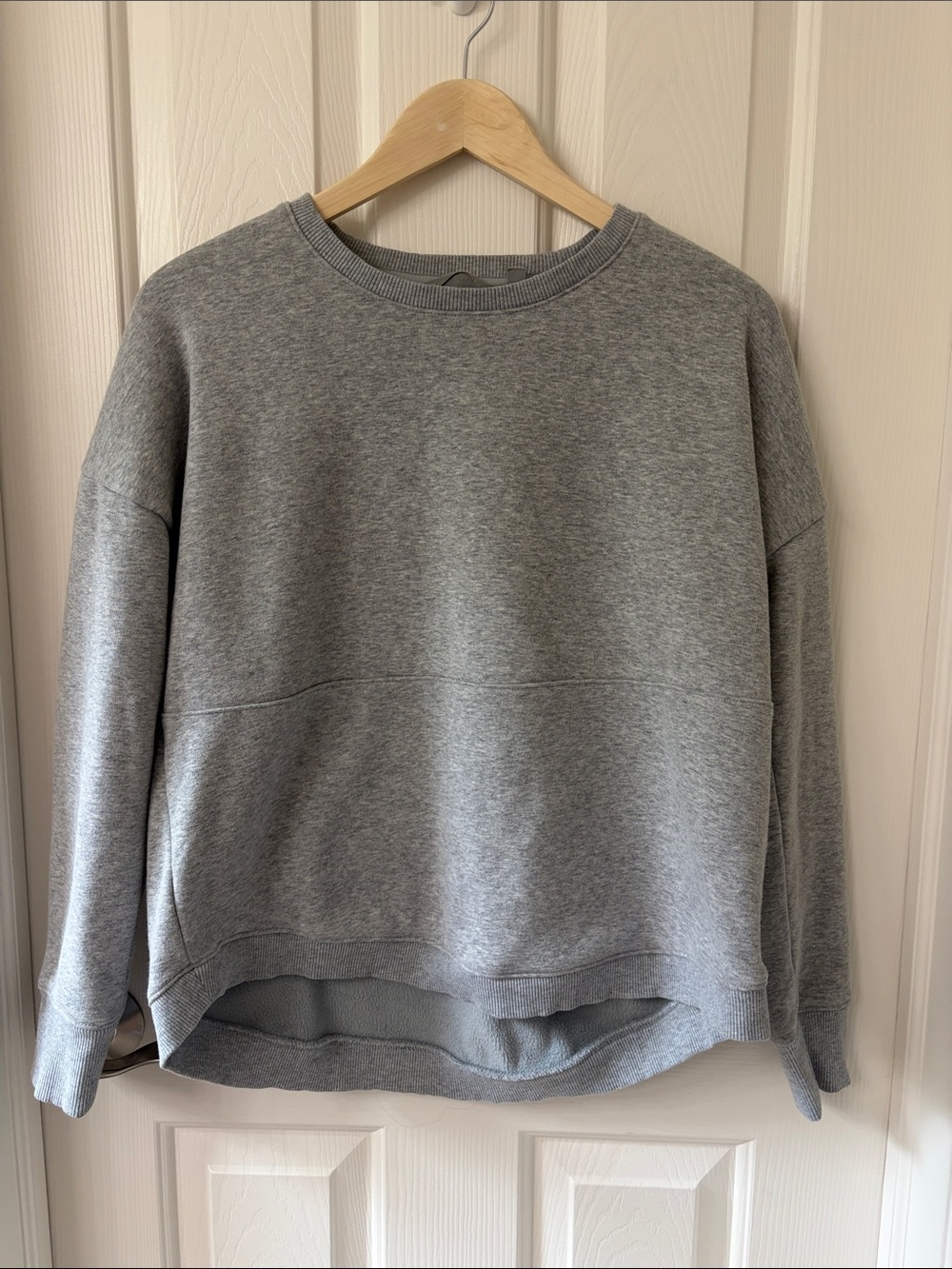Athleta Cozy Karma Gray Crewneck Sweatshirt